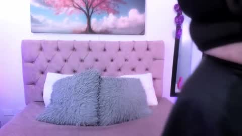 SARA ARIAS  online show from March 2025 07:49:02 PM