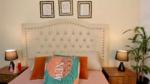 SARA CASTILLO online show from July 2026 12:40:01 PM