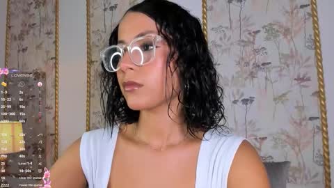 Sara online show from October 2025 07:55:01 PM