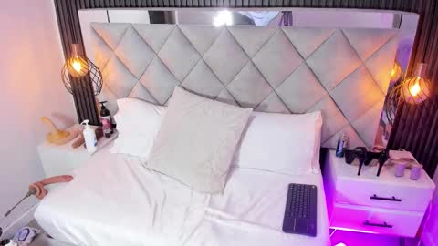 Snapshot of sara_channel_ chatting on February 2026 10:42:02 AM SARA online show from February 2026 10:42:02 AM