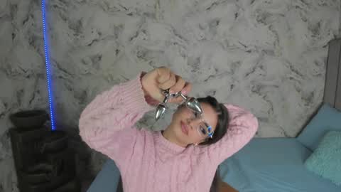 Snapshot of sara_fernandezz chatting on January 2025 01:08:02 PM sara online show from January 2025 01:08:02 PM