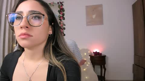 sara_kaii online show from May 2026 08:25:02 PM