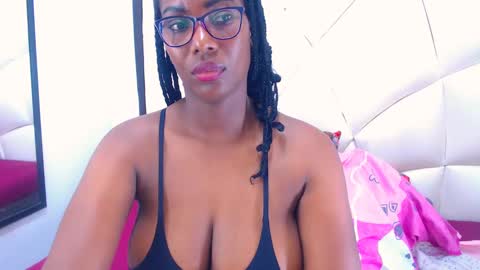 S A R A online show from December 2024 06:22:02 PM