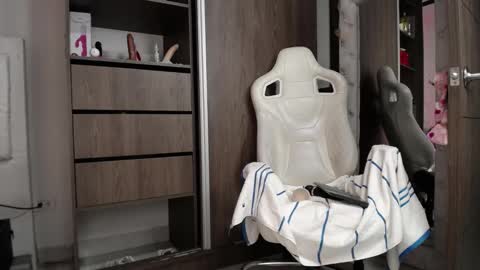 Snapshot of sara_martin_ chatting on February 2025 01:00:02 AM sara online show from February 2025 01:00:02 AM