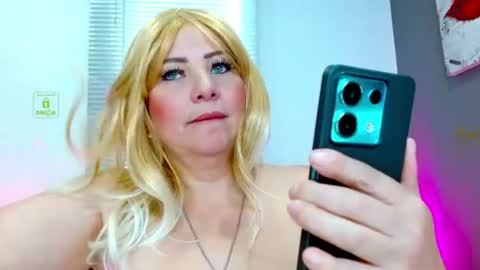 Snapshot of sara_naughtyw chatting on July 2026 07:02:02 PM katiasupreme online show from July 2026 07:02:02 PM