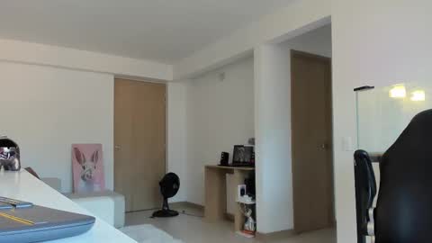 Snapshot of sara_oxford chatting on September 2025 09:47:02 PM Sara online show from September 2025 09:47:02 PM