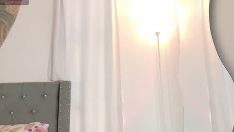 Snapshot of sara_queen9 chatting on March 2026 04:33:01 PM Sara online show from March 2026 04:33:01 PM