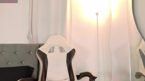 Snapshot of sara_queen9 chatting on March 2026 04:57:02 PM Sara online show from March 2026 04:57:02 PM