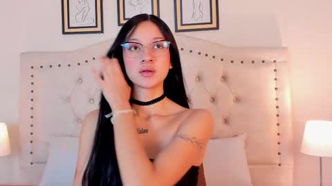 Snapshot of sara_secrets chatting on January 2026 12:29:02 PM SARA SANTACRUZ online show from January 2026 12:29:02 PM