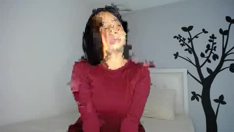 Snapshot of sara_tris chatting on September 2025 01:21:02 AM Sara online show from September 2025 01:21:02 AM