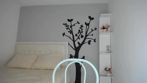 Snapshot of sara_tris chatting on October 2025 01:42:02 AM Sara online show from October 2025 01:42:02 AM