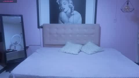 sara_valderrama_ online show from April 2026 12:36:01 PM