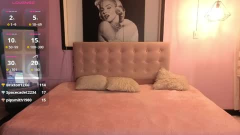 sara_valderrama_ online show from June 2026 12:06:02 PM