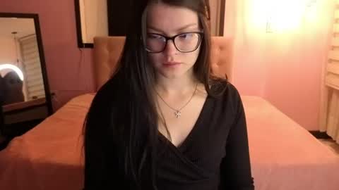 sara_valderrama_ online show from June 2026 12:36:02 PM