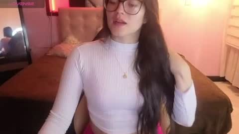 sara_valderrama_ online show from June 2026 02:12:02 PM