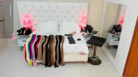 Saraa Gomez online show from February 2025 03:33:01 AM