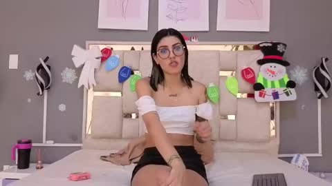 Snapshot of saraa_nix chatting on December 2025 03:15:02 AM sara online show from December 2025 03:15:02 AM