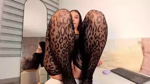 Snapshot of saraaah_fox chatting on October 2025 05:15:01 AM Sarah online show from October 2025 05:15:01 AM