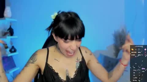 Sara online show from December 2025 09:33:01 PM