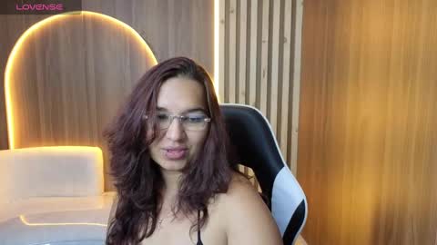 Snapshot of saraah_tx chatting on September 2025 01:25:02 PM Online 800 to 1400 online show from September 2025 01:25:02 PM