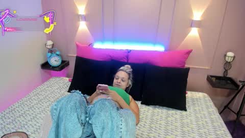 SaraAvila  online show from September 2025 08:09:01 PM