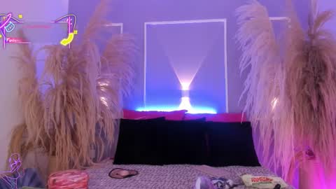 SaraAvila  online show from September 2025 10:10:01 PM