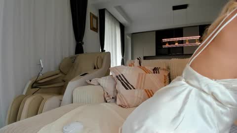 Snapshot of saradiamond01 chatting on October 2025 10:14:01 AM saradiamond01 online show from October 2025 10:14:01 AM