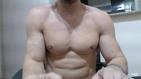 saradorj92 online show from December 2024 11:25:02 PM