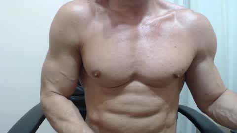 saradorj92 online show from December 2025 01:11:02 AM