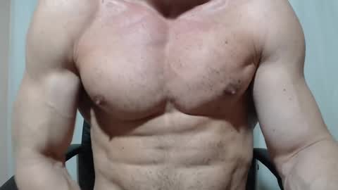 saradorj92 online show from May 2026 10:47:02 PM