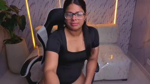 sarah_bay_tx online show from June 2026 07:56:02 PM