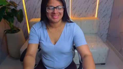 sarah_bay_tx online show from June 2026 07:48:01 PM