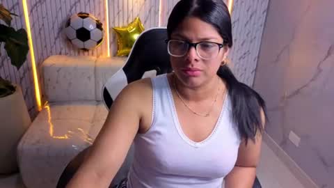 sarah_bay_tx online show from June 2026 08:02:01 PM