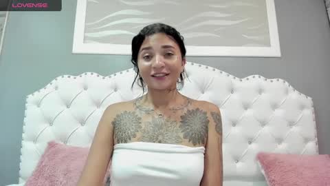 Snapshot of sarah_curtis chatting on December 2024 11:57:01 PM Sarah online show from December 2024 11:57:01 PM