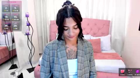 Snapshot of sarah_curtis chatting on February 2025 10:06:02 PM Sarah online show from February 2025 10:06:02 PM