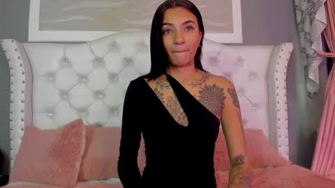 Snapshot of sarah_curtis chatting on October 2025 04:32:01 AM Sarah online show from October 2025 04:32:01 AM