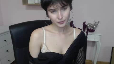 Sarah online show from June 2026 04:38:02 PM
