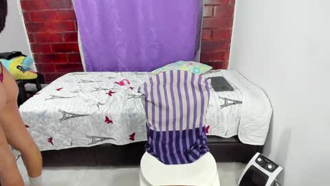 Snapshot of sarah_fox20 chatting on January 2025 05:51:01 AM Sarah online show from January 2025 05:51:01 AM