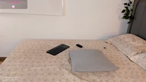 sarah_rayy online show from March 2025 10:31:02 PM