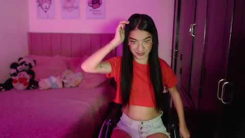 Sarah online show from February 2025 06:37:01 PM