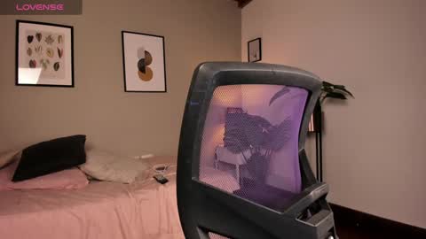   online show from December 2024 11:24:02 PM