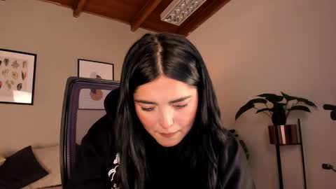   online show from December 2024 10:13:01 PM