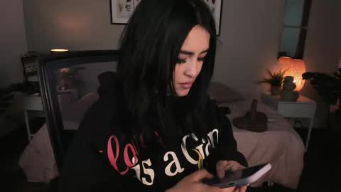   online show from February 2025 11:09:01 PM