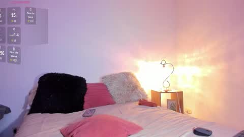 Snapshot of sarahbrooks_ chatting on September 2025 01:18:02 AM Sarah and Erik online show from September 2025 01:18:02 AM