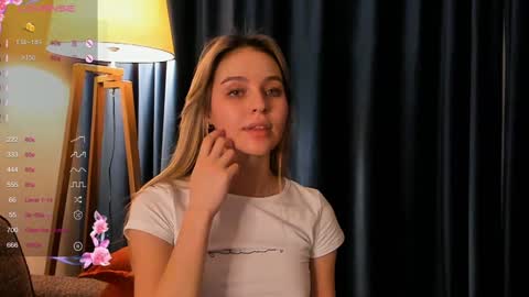 Snapshot of sarahcarrter chatting on December 2024 07:57:01 PM Sarah online show from December 2024 07:57:01 PM