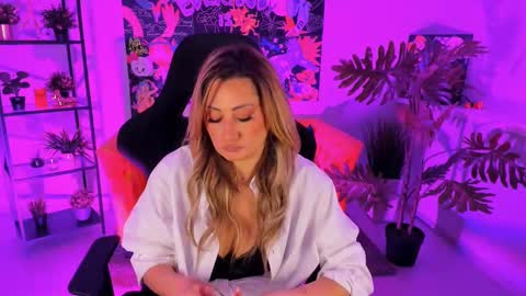 Divine Sarah NONUDE model online show from March 2025 11:39:02 AM