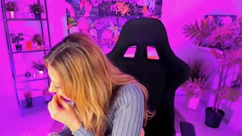 Divine Sarah NONUDE model online show from March 2025 11:53:02 AM