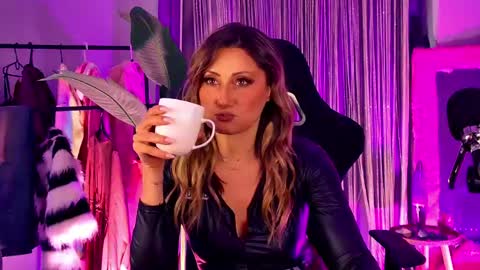 Divine Sarah NONUDE model online show from April 2026 11:57:01 AM