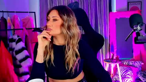 Divine Sarah NONUDE model online show from May 2026 12:33:01 PM