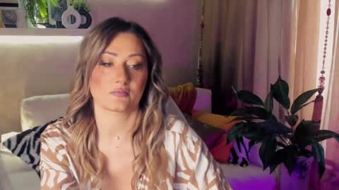 Divine Sarah NONUDE model online show from May 2026 05:45:02 AM